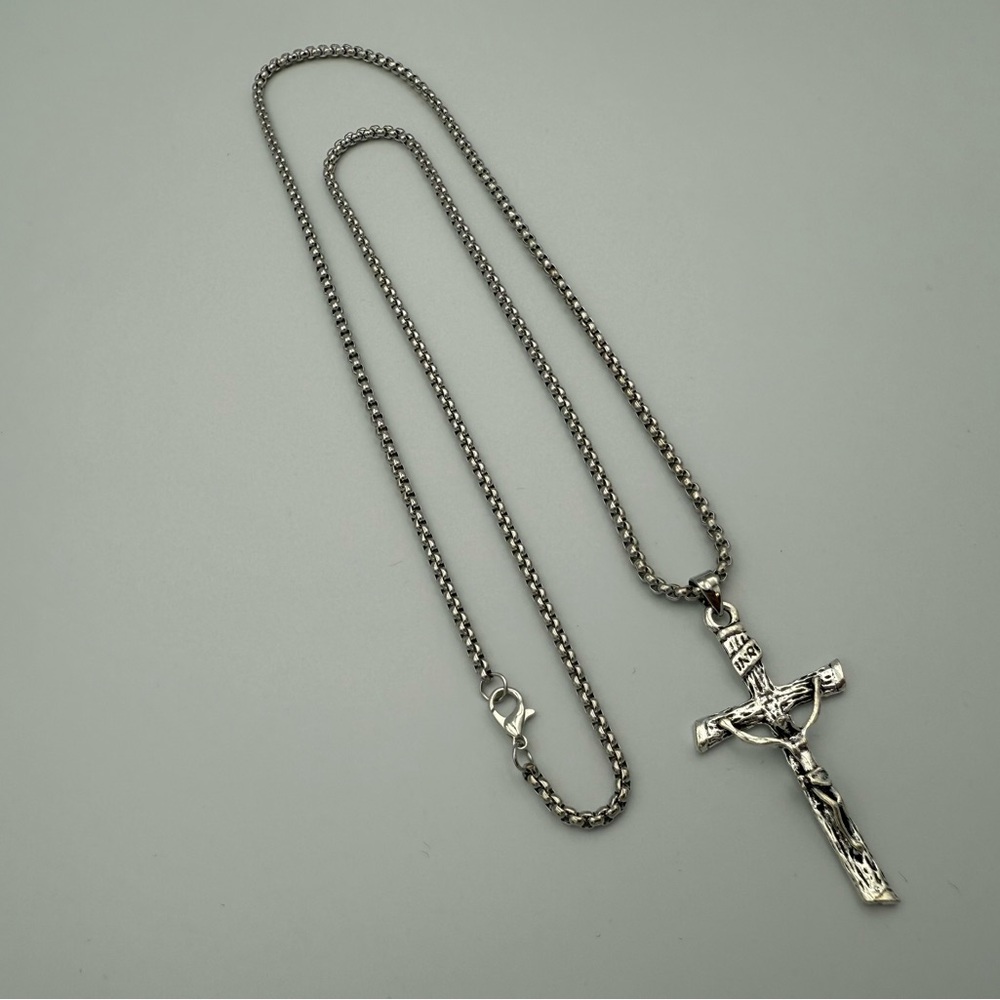 Stylish Silver Cross Necklace